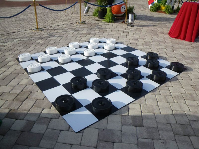 Giant Checkers