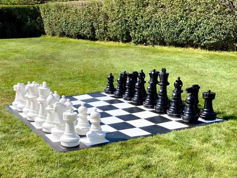 Giant Chess