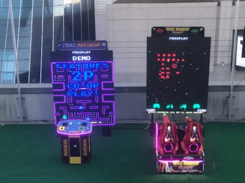 Giant Pac Man / Galaga